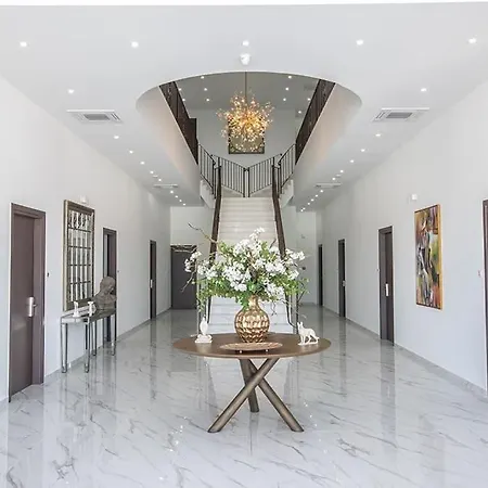 Villa Maxor Palace Protaras