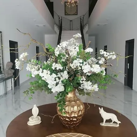 Maxor Palace *