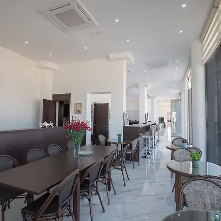 Maxor Palace *
